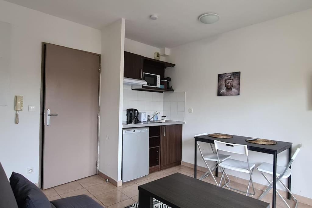 B210 Appartement Disneyland Paris Parking Et Wifi Montévrain Dış mekan fotoğraf