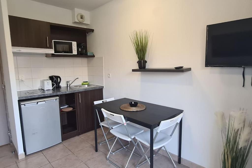 B210 Appartement Disneyland Paris Parking Et Wifi Montévrain Dış mekan fotoğraf